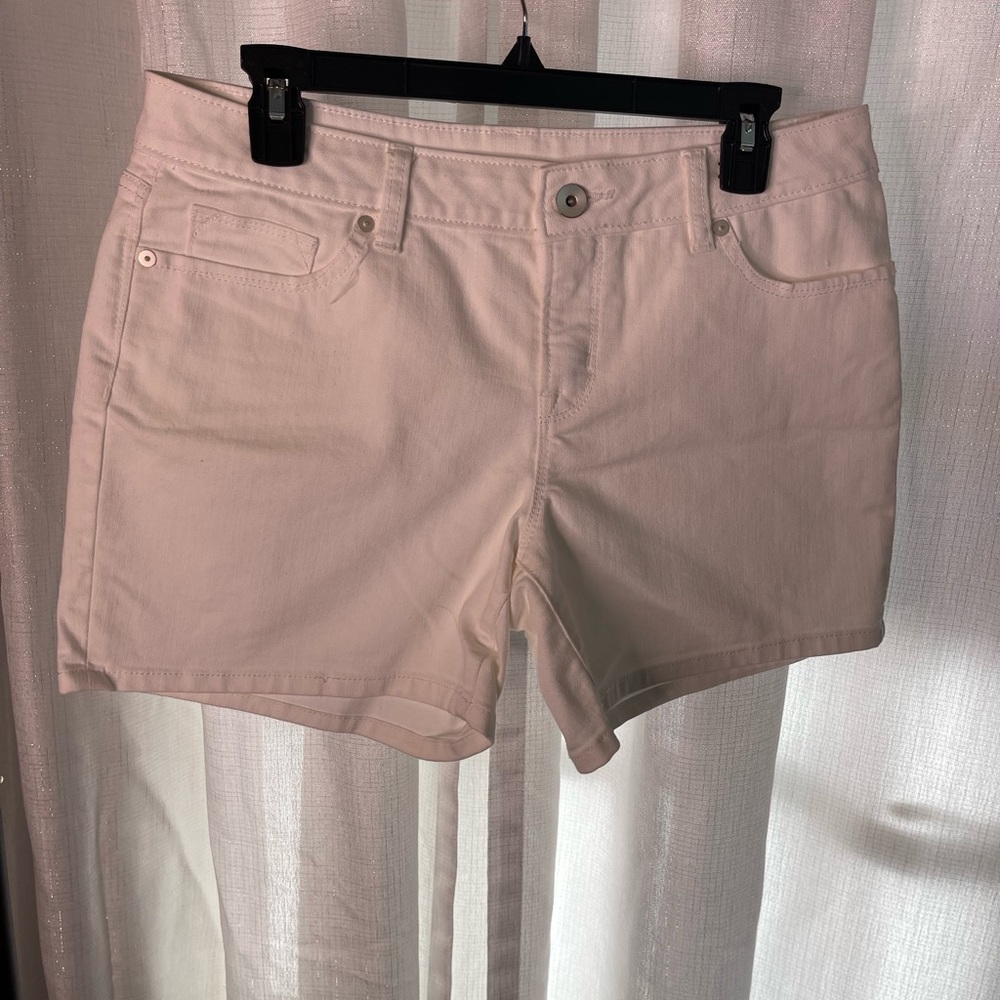 Stylus White Shorts